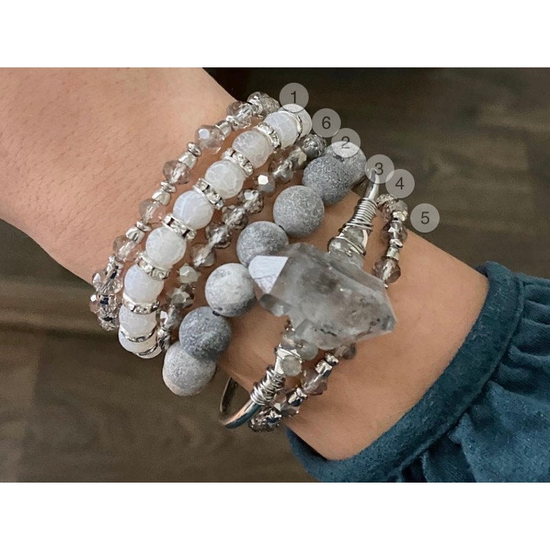 RETAIL $20 Kinsley Armelle Glory Collection Crystal Glass Bracelet! *Silver*NEW