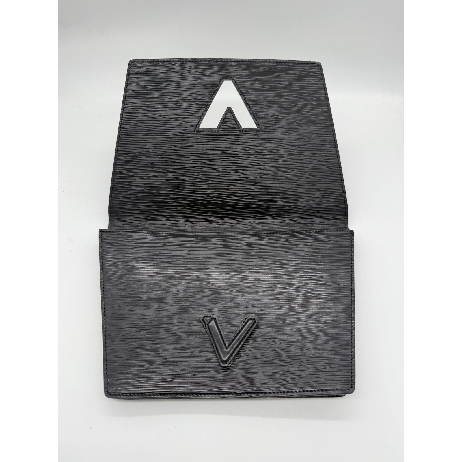Louis Vuitton LV Twist Clutch in Black Epi Leather*BEAUTIFUL CLUTCH