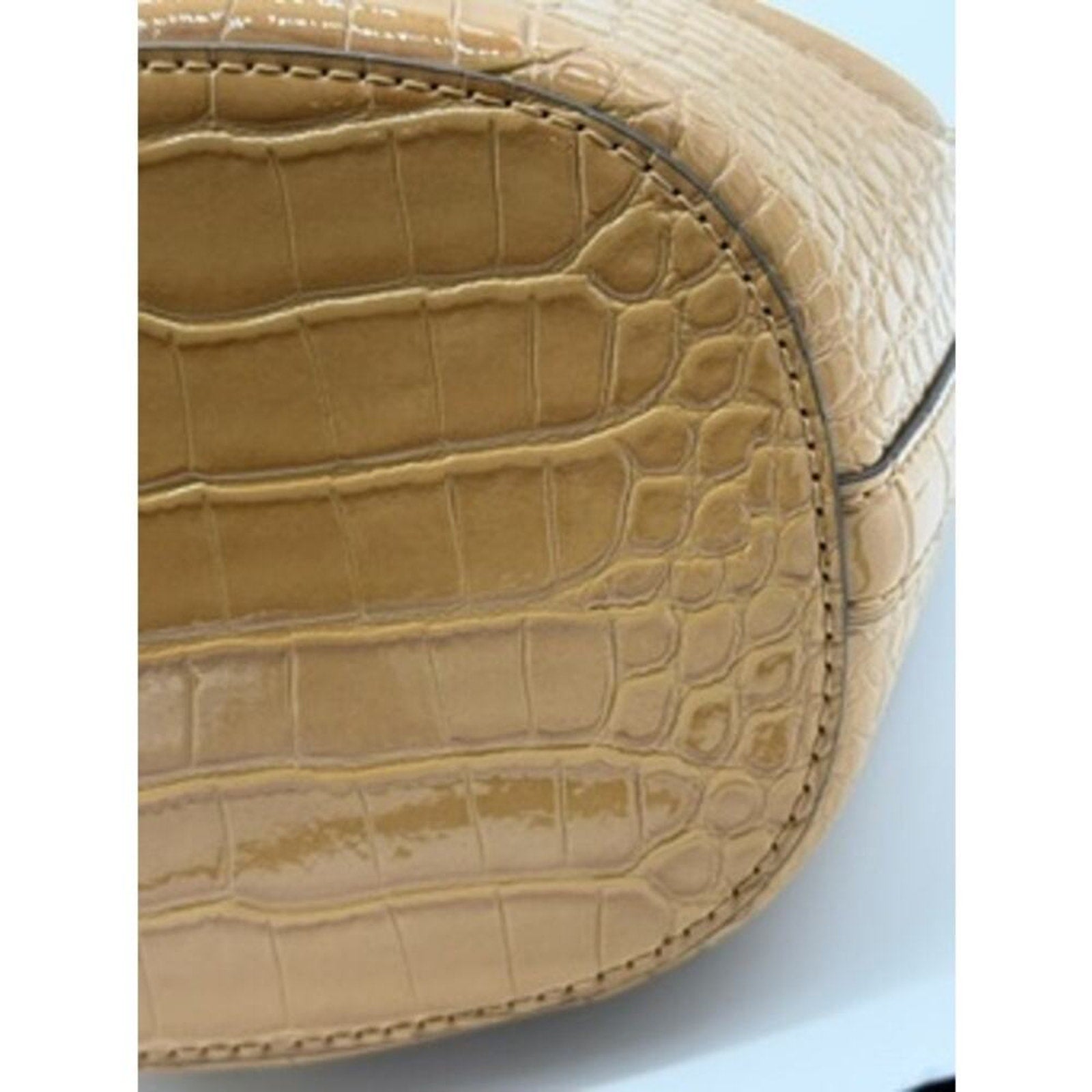 RETAIL $558 Michael Kors Reed‎ Medium Pebbled Leather Croc Embossed Bucket Bag*