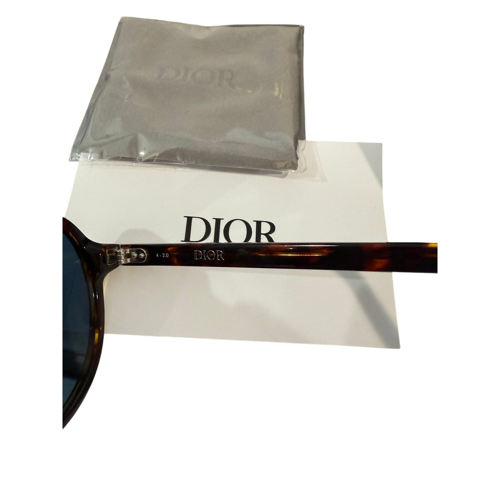 RETAIL $438 DIOR DIORESSENTIALS AF SUNGLASSES*New in the Box! with case, cloth