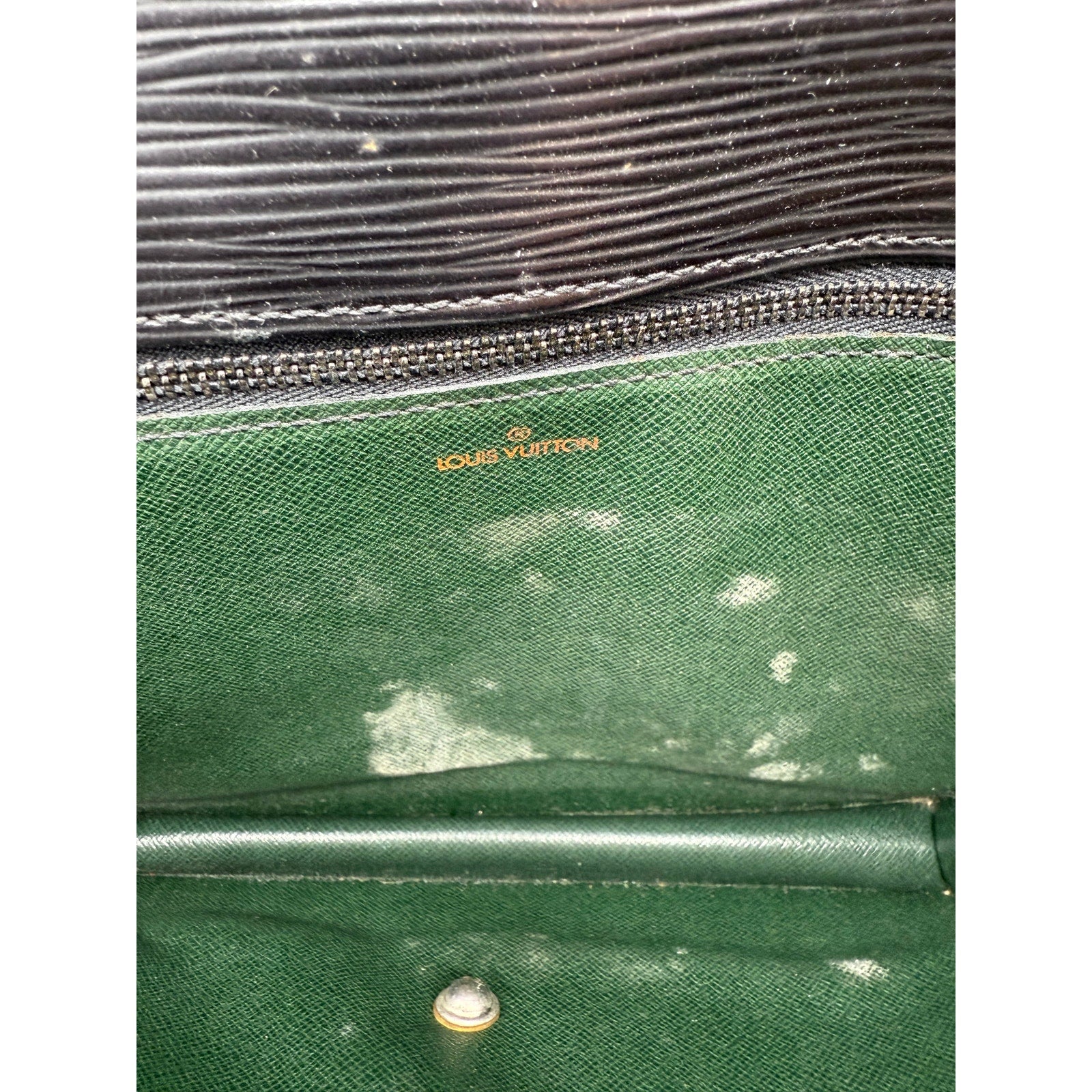 Louis Vuitton LV Twist Clutch in Black Epi Leather*BEAUTIFUL CLUTCH