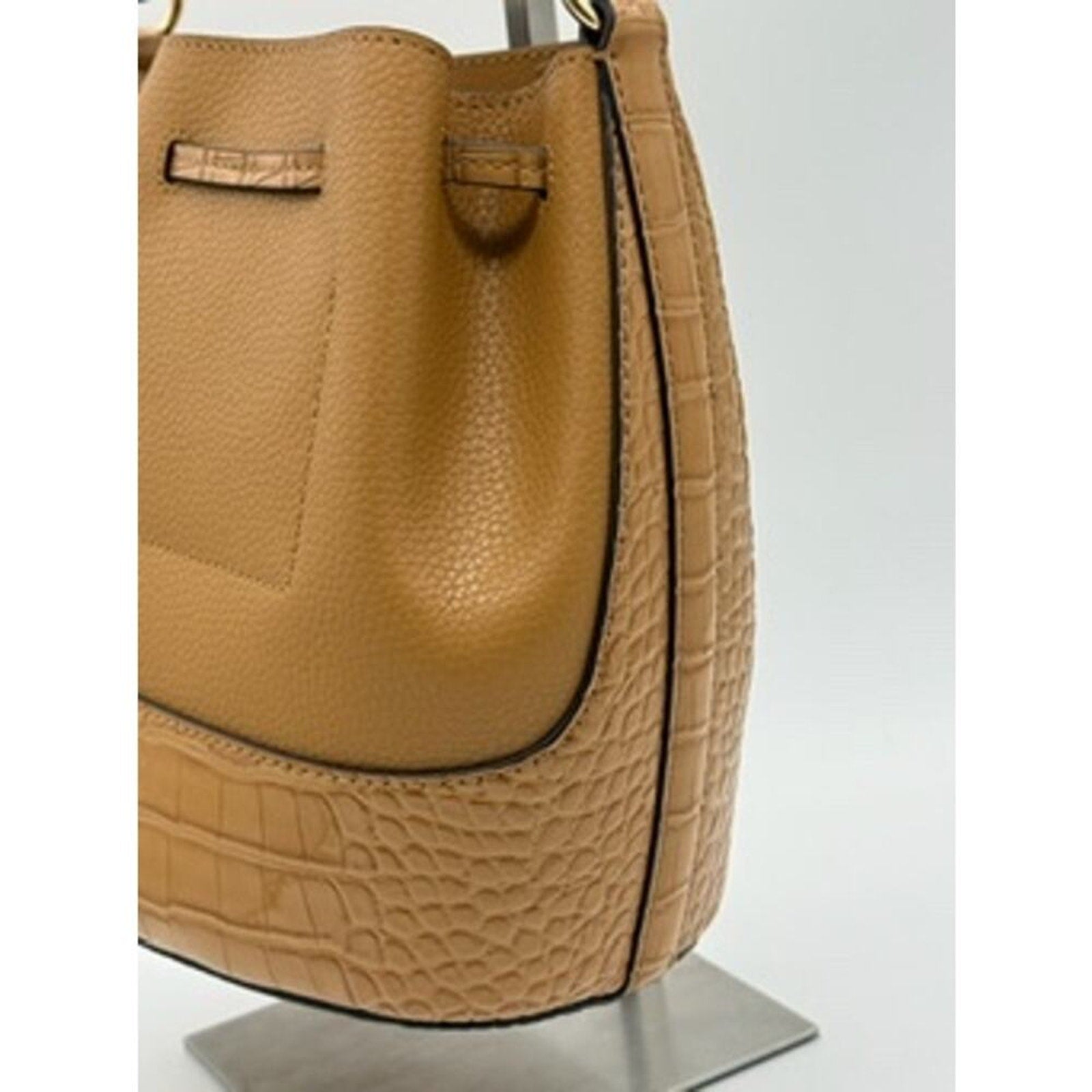 RETAIL $558 Michael Kors Reed‎ Medium Pebbled Leather Croc Embossed Bucket Bag*