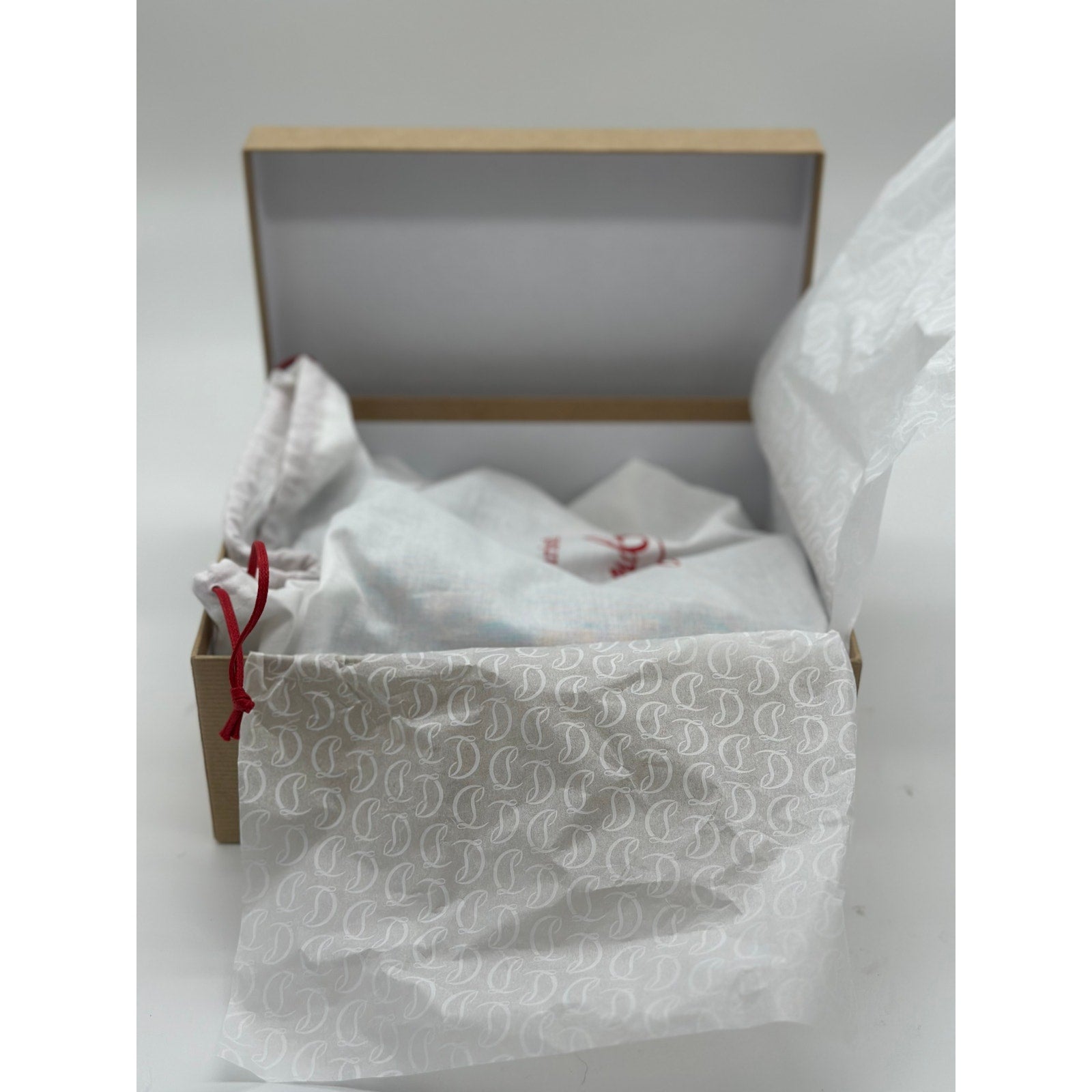 BNWT CHRISTIAN LOUBOUTIN Made In Italy Calf Leather Mini Loubila Chain Handle Shoulder Bag