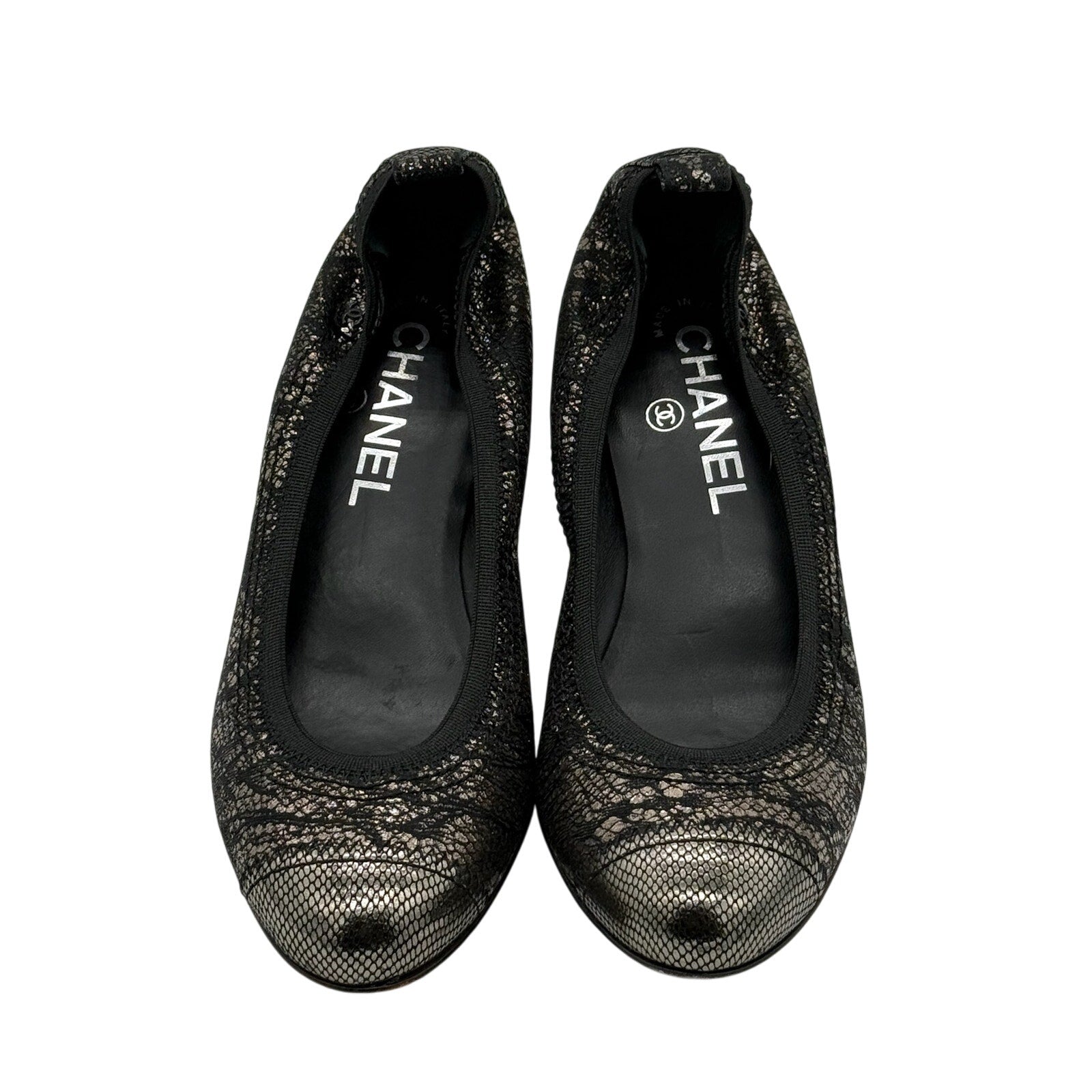 Chanel Black Gold Embossed Lace Pumps *SIZE 36C*Very nice Vintage Condition