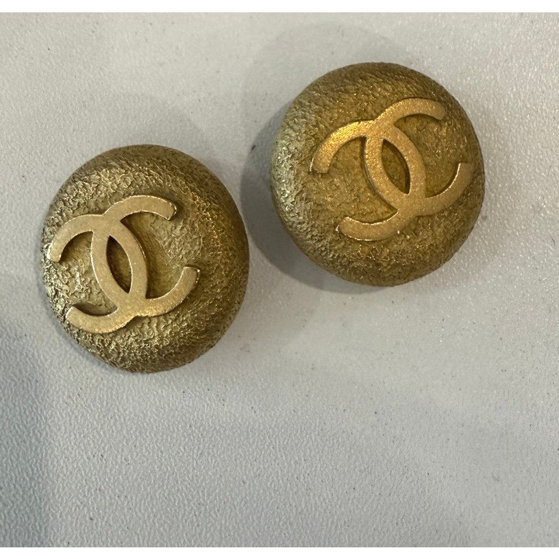 CHANEL Matte Gold Vintage CC Clips*94P date code*24K Gold Plating