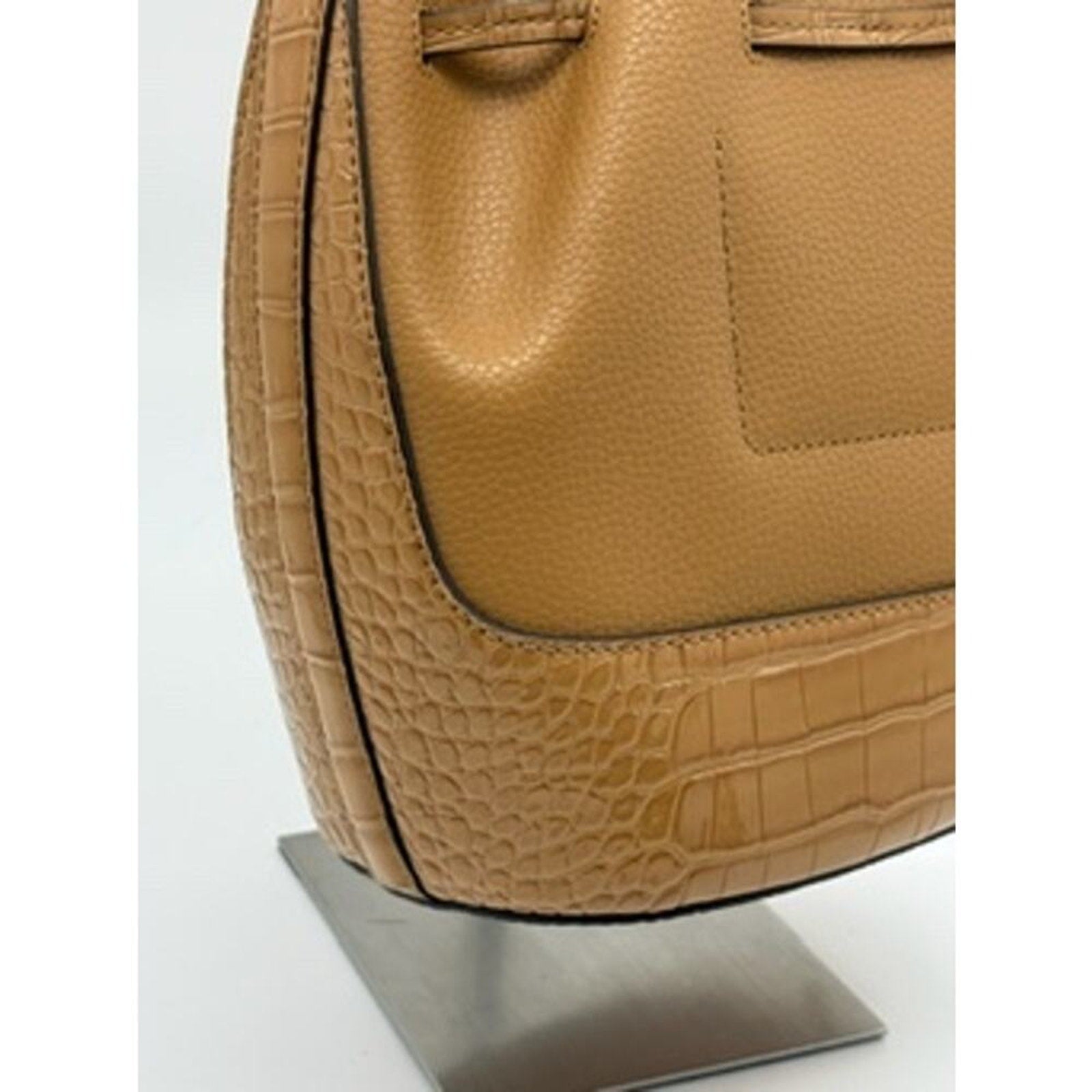 RETAIL $558 Michael Kors Reed‎ Medium Pebbled Leather Croc Embossed Bucket Bag*